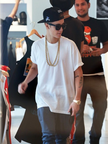 Justin+Bieber+Shops+Sneakers+Miami+wrWSTDpgvRXl